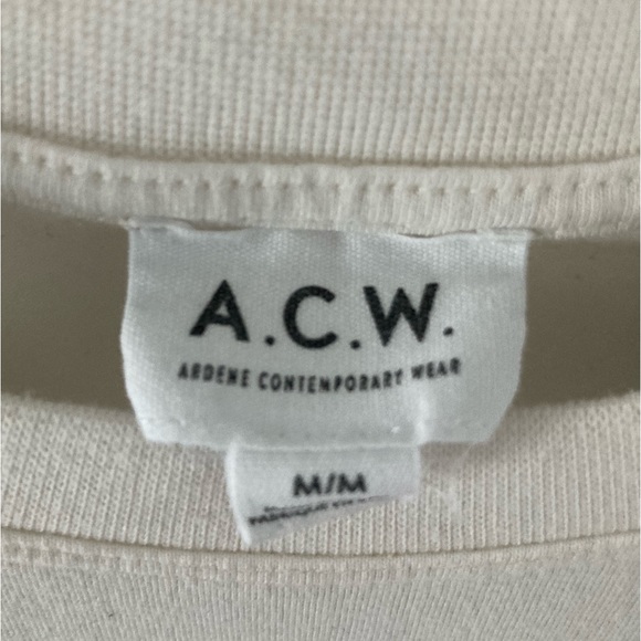 Cream Graphic Crop Top - Picture 3 of 3